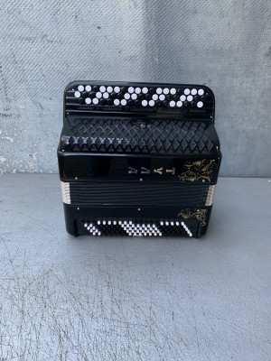 Баян ученический тульский БН-39 трехрядный "ТУЛА 210" 