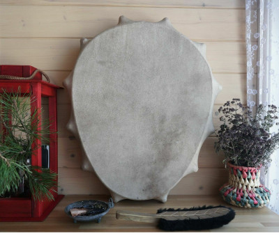 Бубен шаманский овальный от хакасского мастера Сергея Чиркова  диаметр 40 см