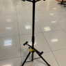 Hercules GS422B  Стойка напольная для двух гитар с автозахватом 