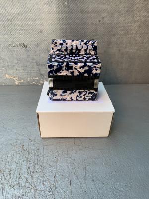 Гармонь Тульская "Кроха", сувенирная, бело-синяя, перламутровый цвет